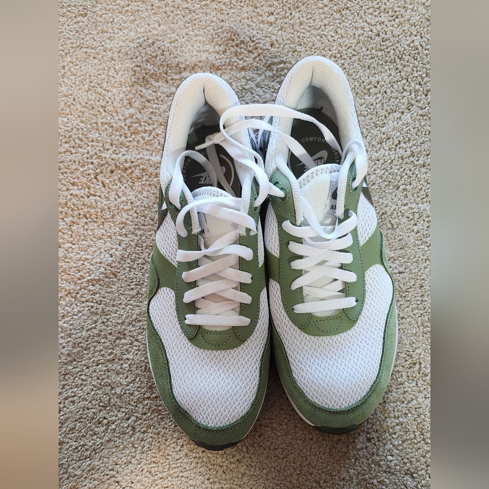 NIKE AIRMAX WHITE and OLIVE GREEN Vinyl and suede trim, SIZE 10 MEN'S EUC